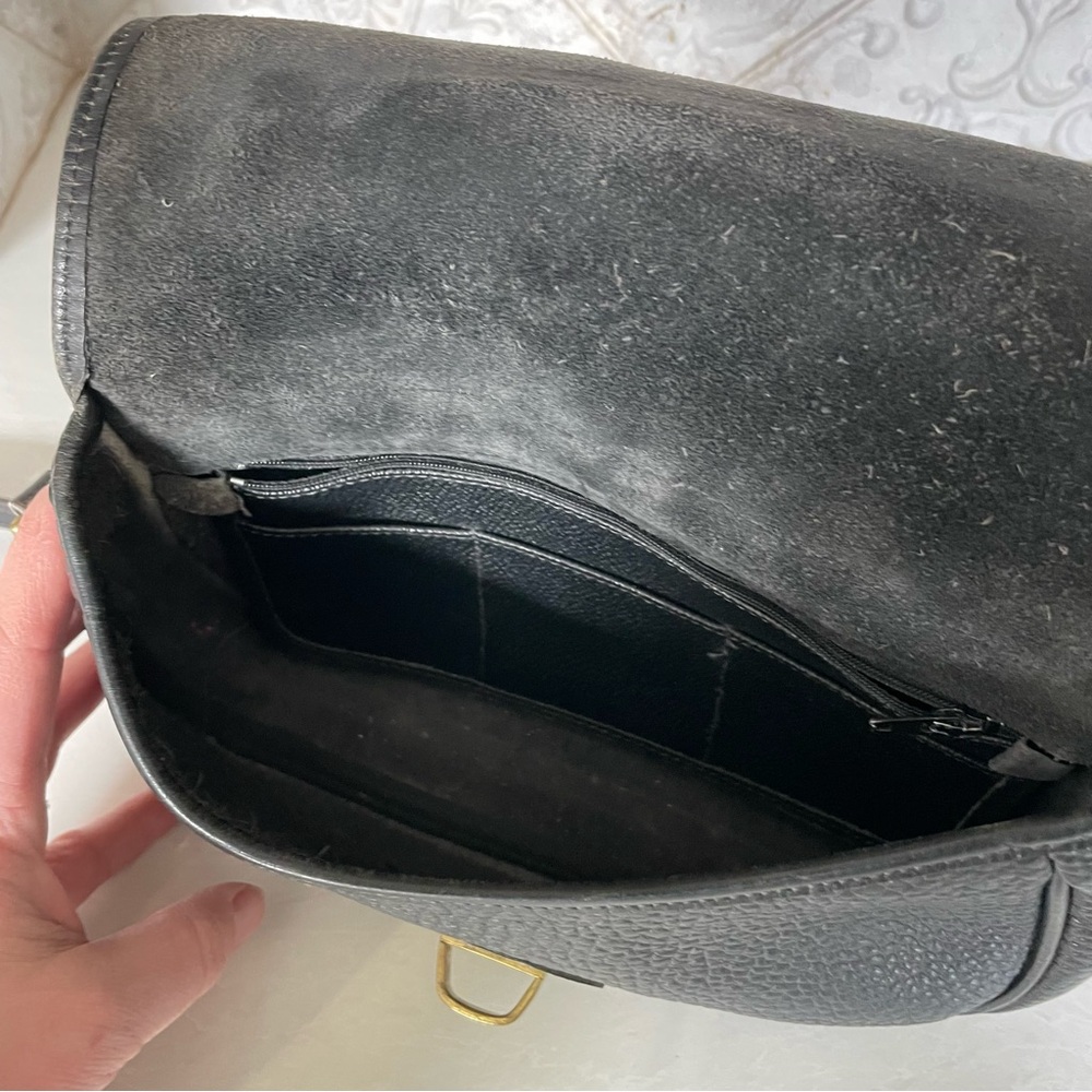 Dooney & Bourke- Vintage Black Leather Flap Crossbody Bag - Picture 6 of 11